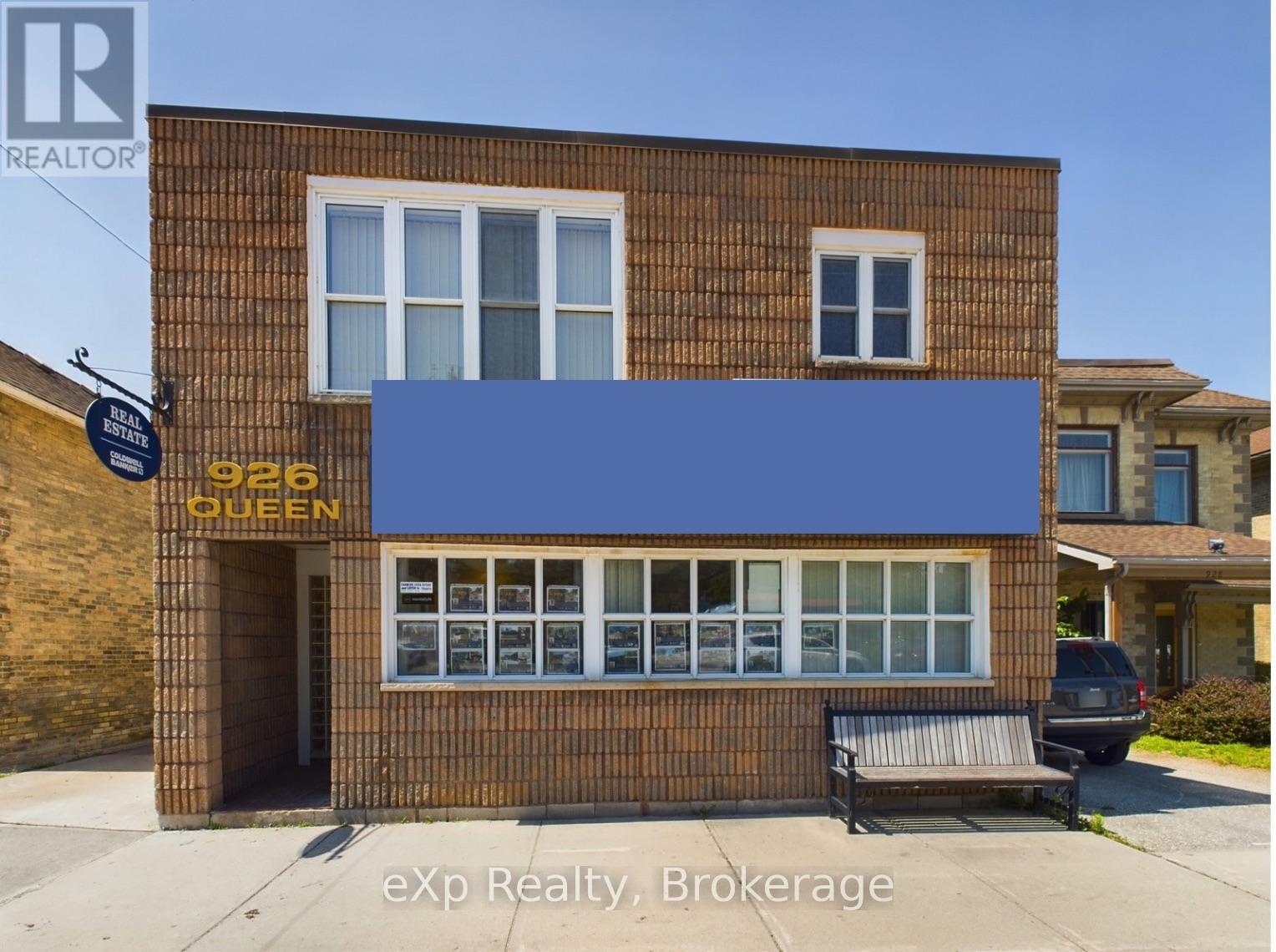 MLS® listing #29208727 for sale located at 926 QUEEN STREET