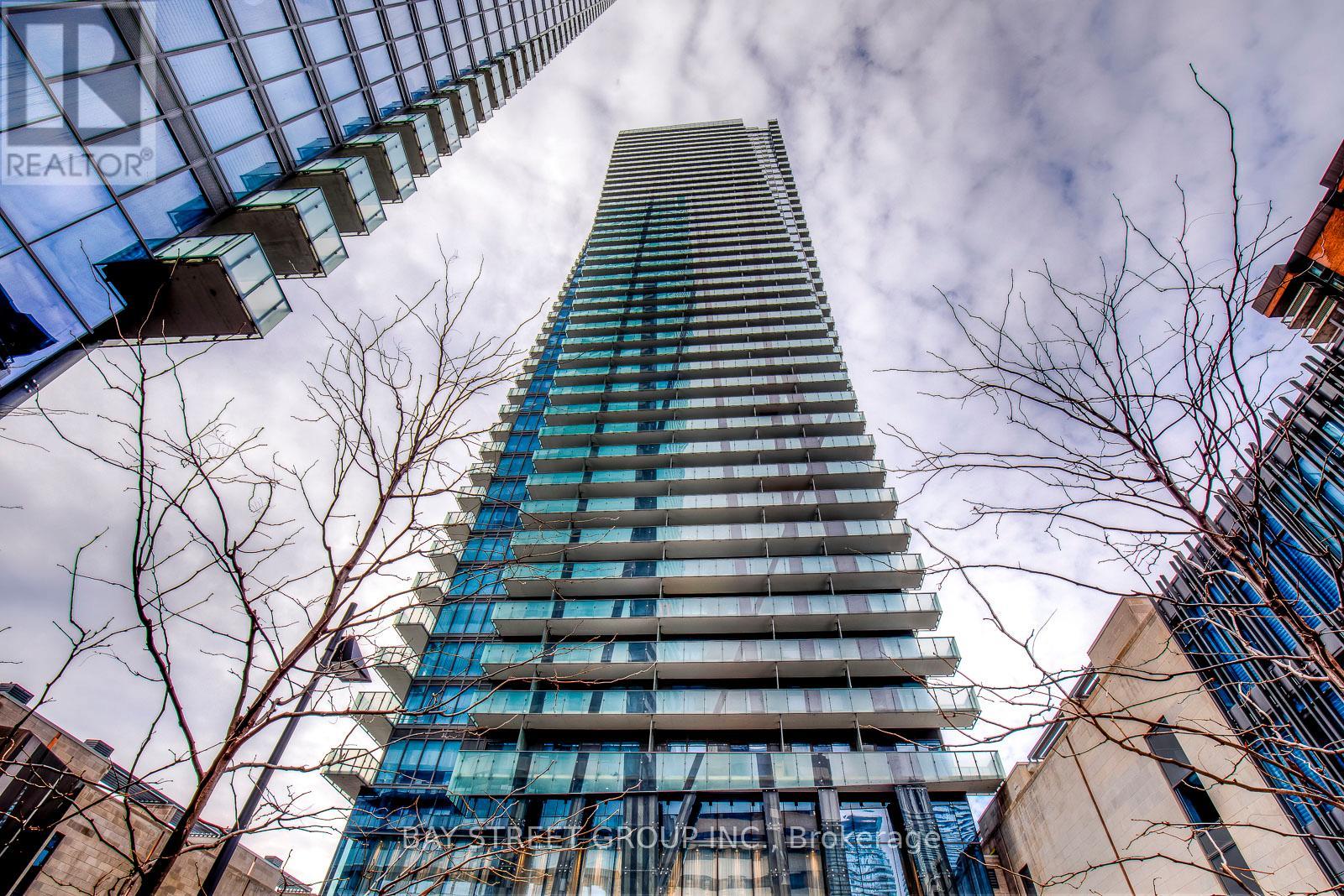 MLS® listing #29213151 for sale located at 2711 - 65 ST MARY STREET