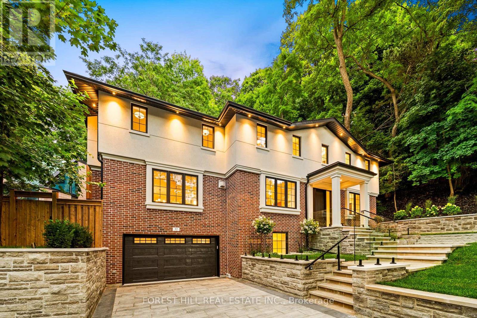 MLS® listing #29214086 for sale located at 52 ROXBOROUGH DRIVE