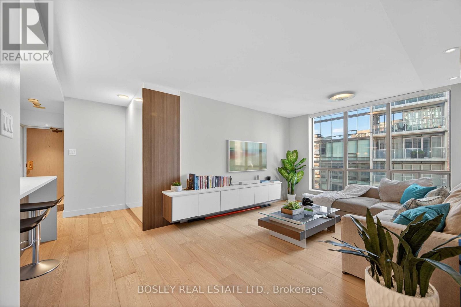 MLS® listing #29215244 for sale located at 1502 - 40 SCOLLARD STREET