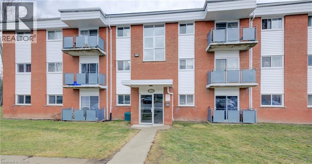 MLS® listing #29216819 for sale located at 527 PARKSIDE Drive Unit# 9