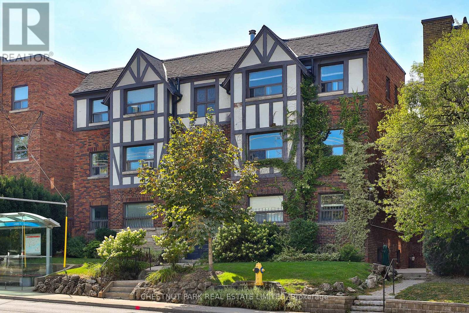 MLS® listing #29218880 for sale located at 5 - 1648 BATHURST STREET