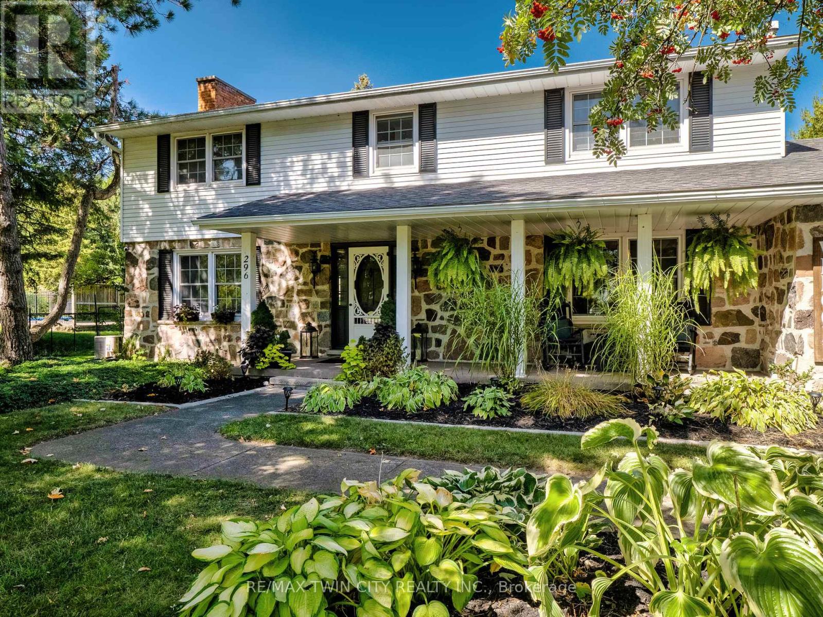 MLS® listing #29220064 for sale located at 296 EDGEHILL DRIVE