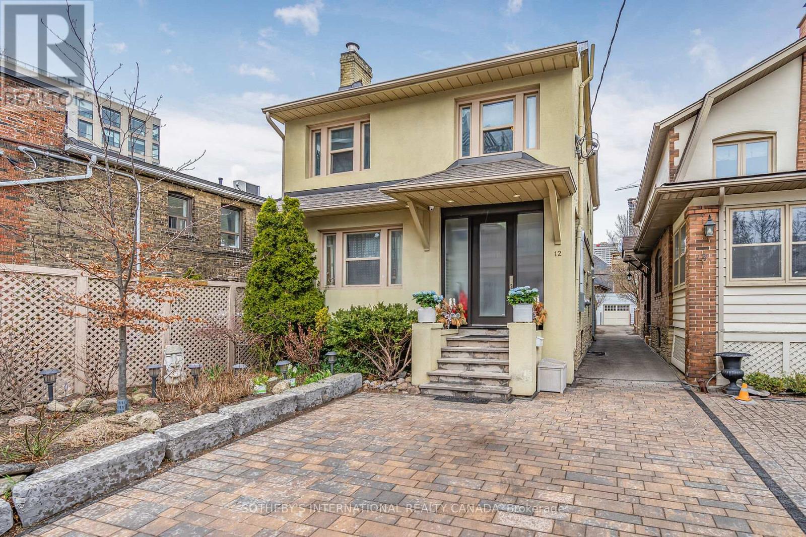 MLS® listing #29220495 for sale located at 12 BELSIZE DRIVE