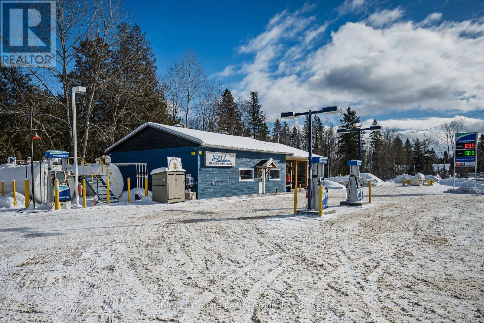 MLS® listing #29223554 for sale located at 2246 LOOP ROAD