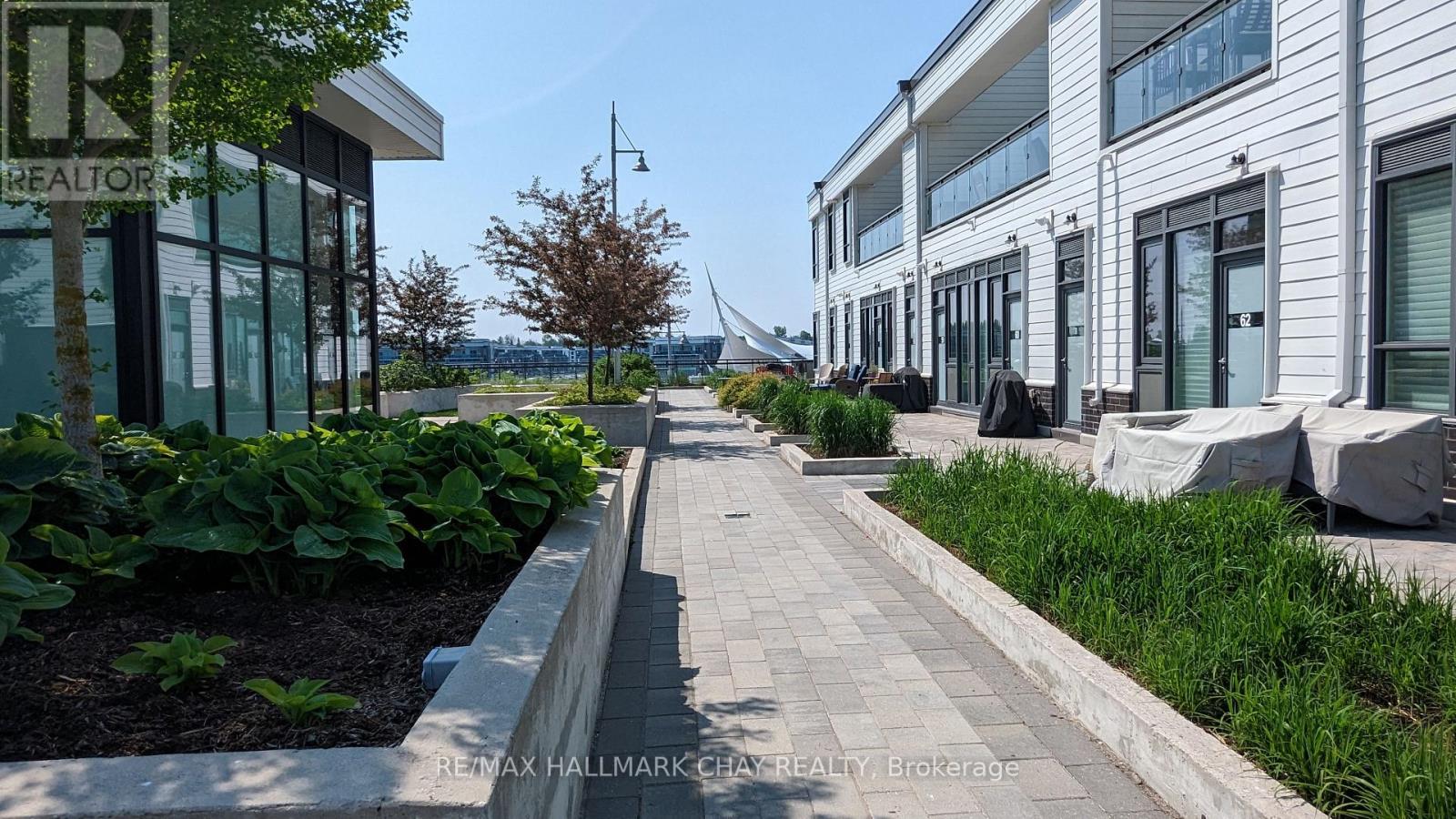 MLS® listing #29223787 for sale located at 60 - 275 BROWARD WAY