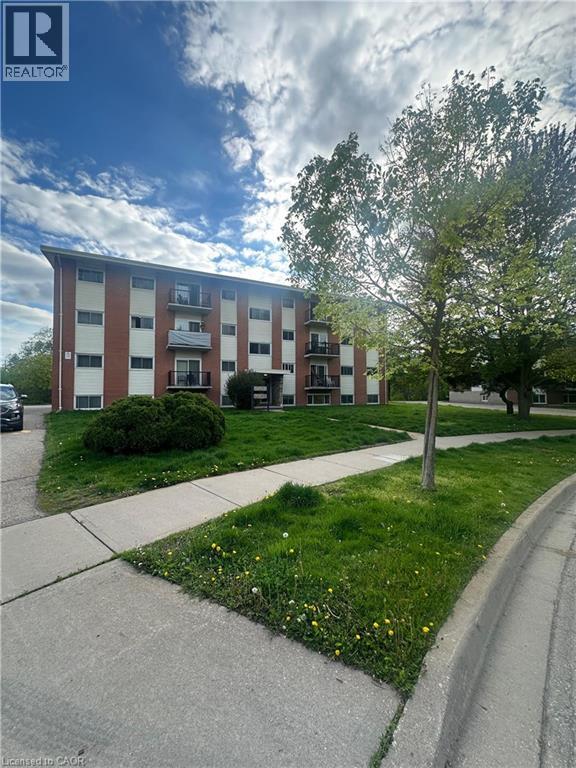 MLS® listing #29230323 for sale located at 145 MACGREGOR Crescent Unit# 1