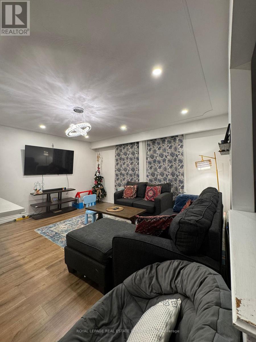 MLS® listing #29231645 for sale located at 30 OBERMEYER DRIVE