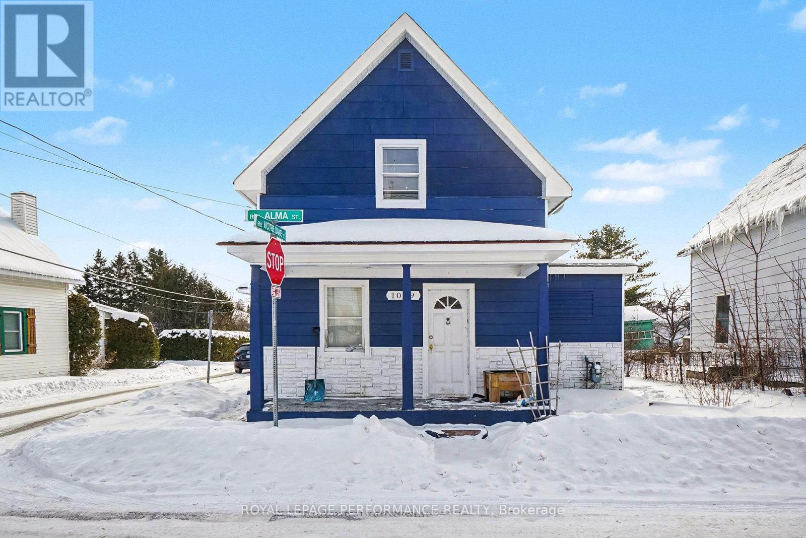 MLS® listing #29233003 for sale located at 1069 ALMA STREET