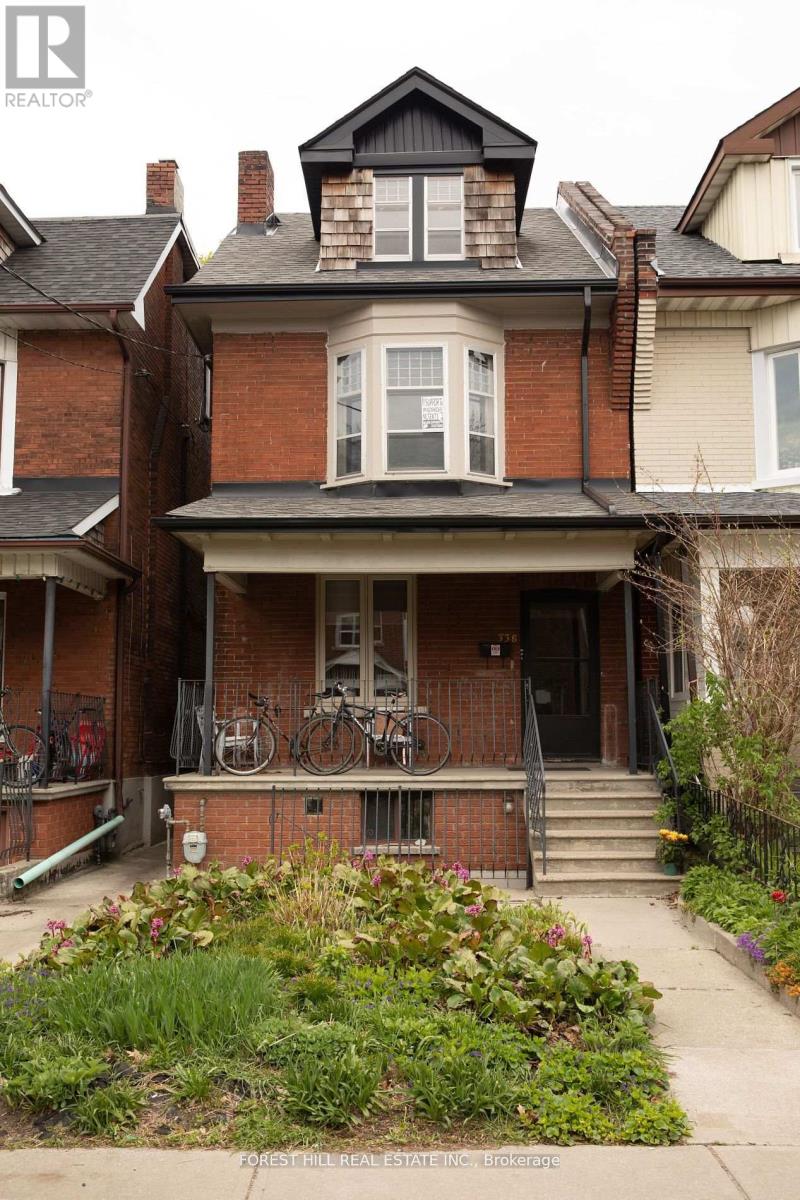 MLS® listing #29235268 for sale located at UPPER - 338 ST CLARENS AVENUE