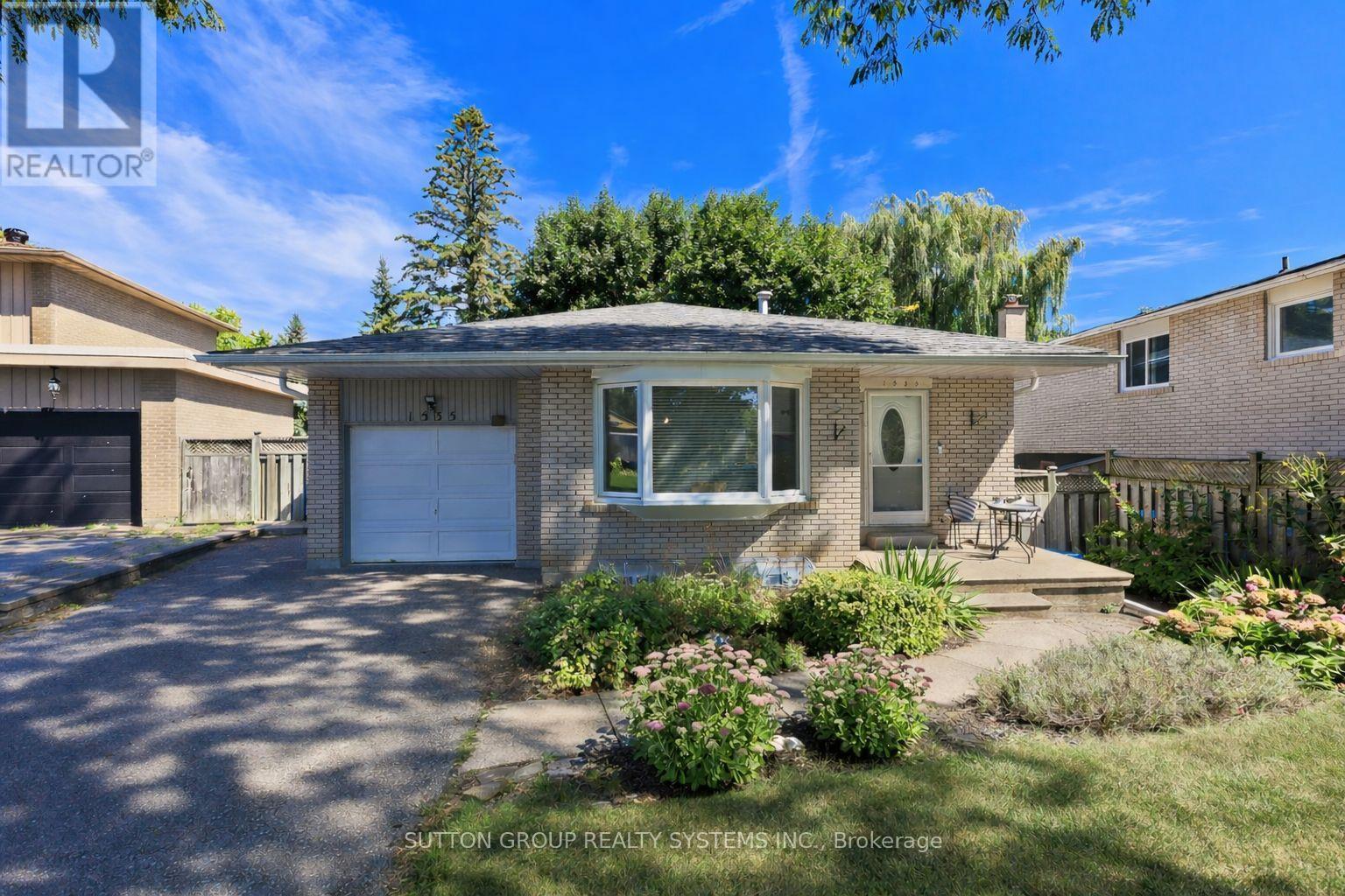 MLS® listing #29237093 for sale located at 1535 THETFORD COURT