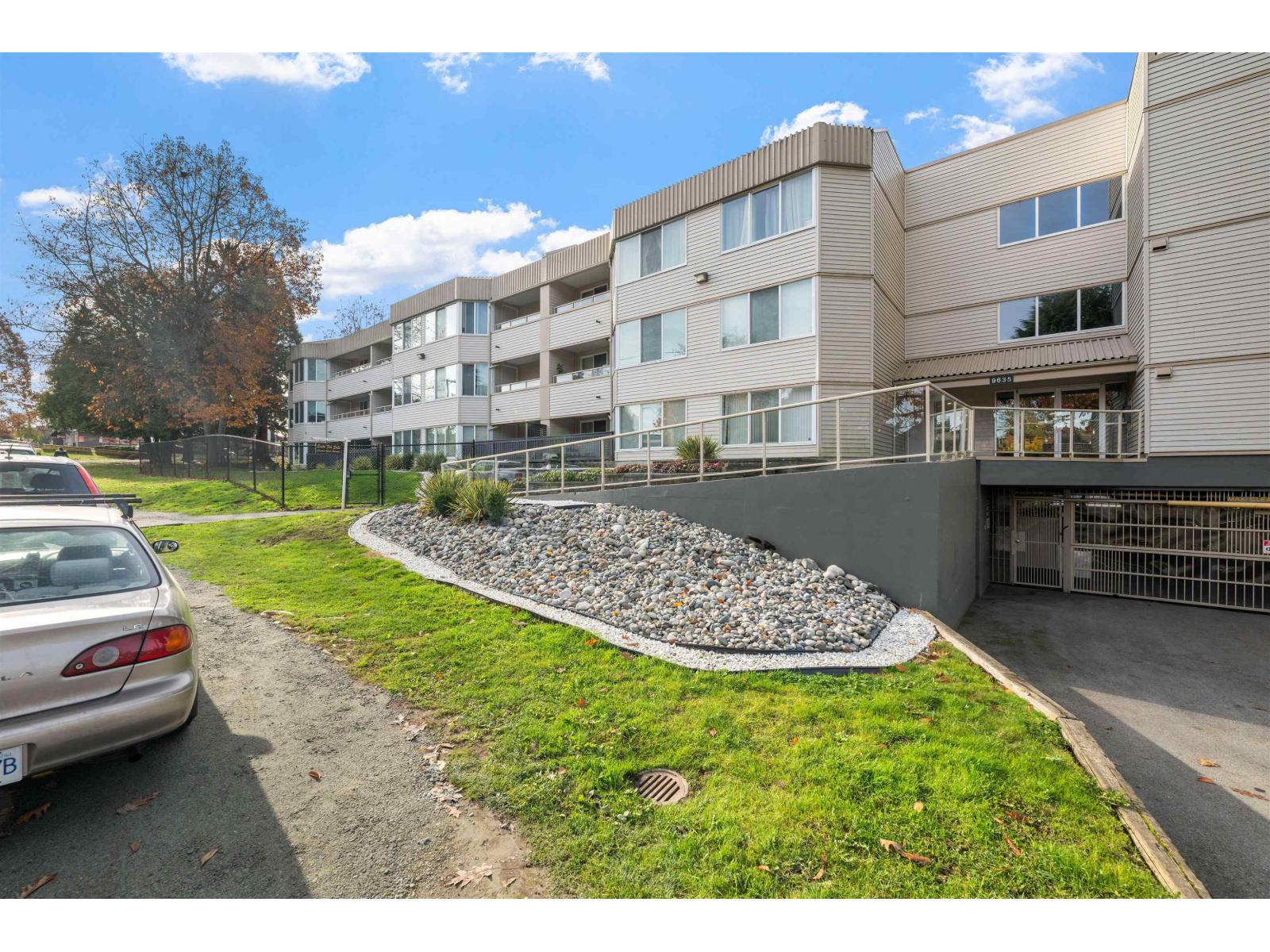 MLS® listing #29238027 for sale located at 321 9635 121 STREET