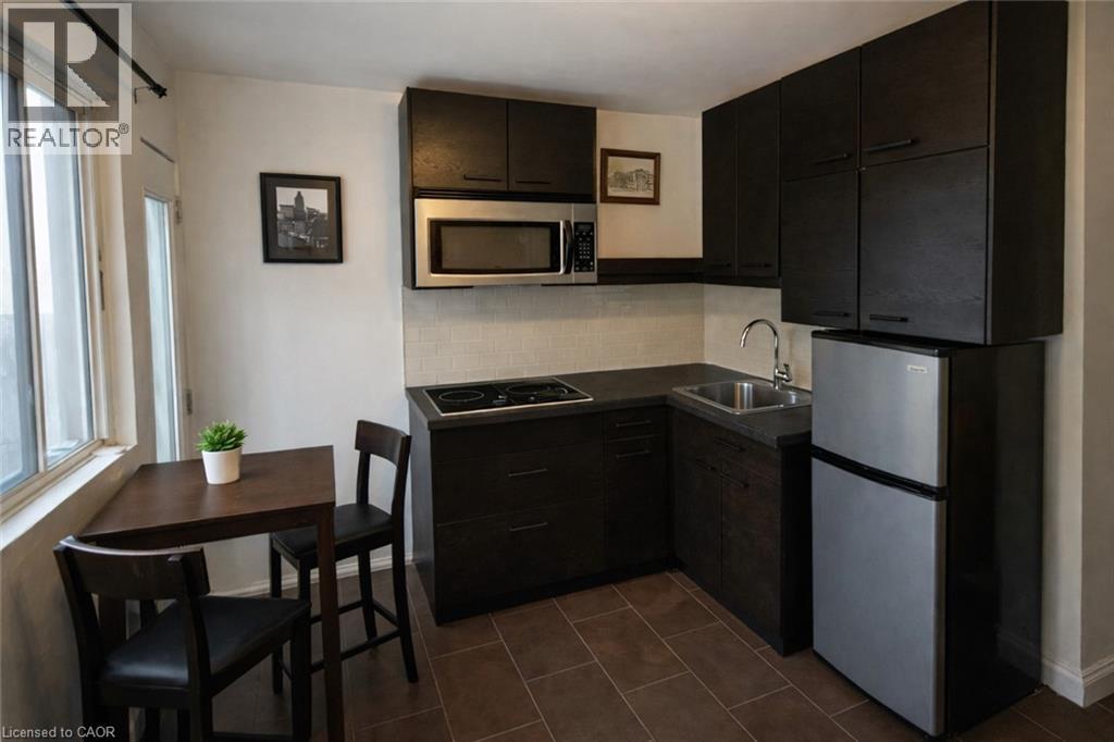 MLS® listing #29238926 for sale located at 237 JAMES Street N Unit# 4