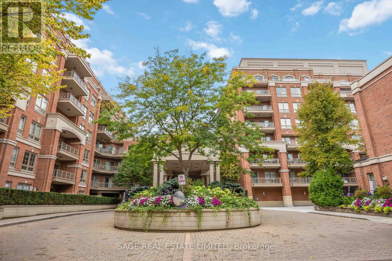 MLS® listing #29244335 for sale located at 212 - 20 BURKEBROOK PLACE
