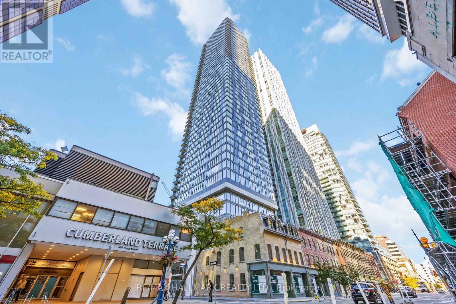 MLS® listing #29249810 for sale located at 1403 - 8 CUMBERLAND STREET
