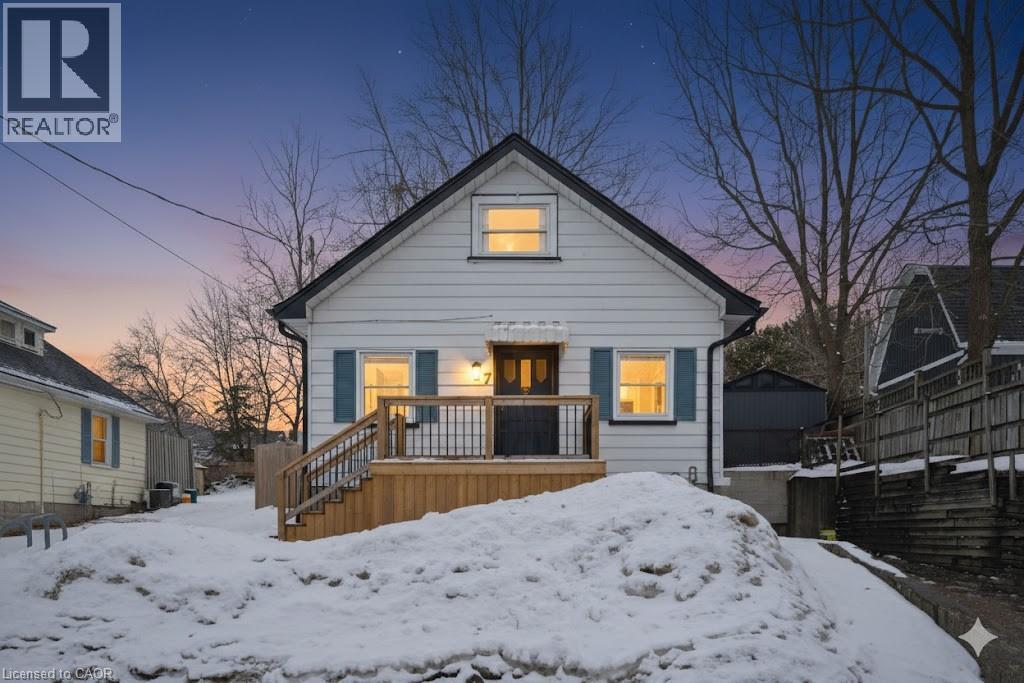 MLS® listing #29251011 for sale located at 7 RIVERSIDE Drive W