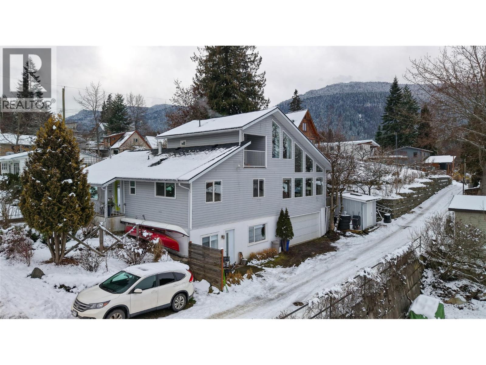 MLS® listing #29251529 for sale located at 1420 Kootenay Street