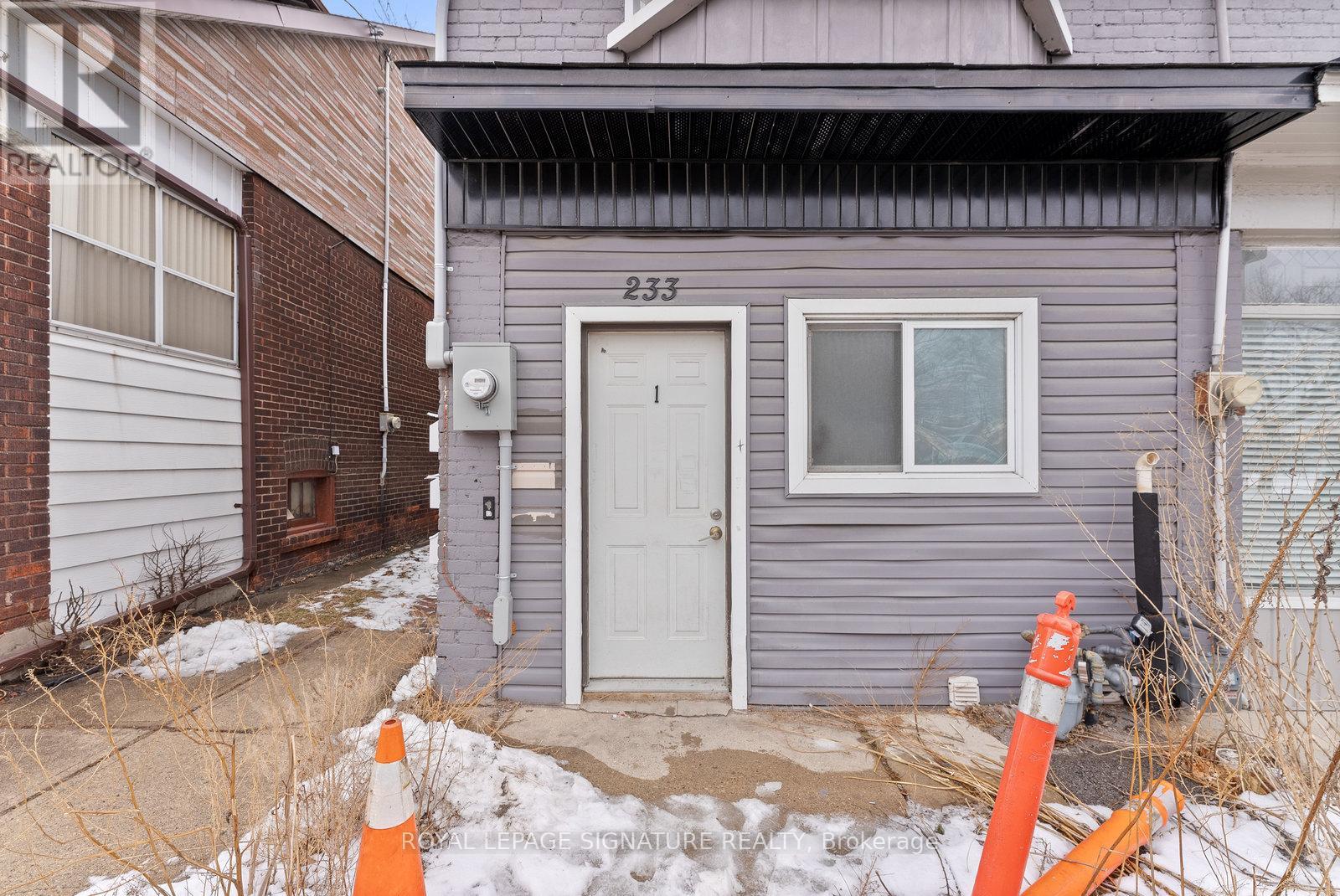 MLS® listing #29253410 for sale located at 1 - 233 GREENWOOD AVENUE