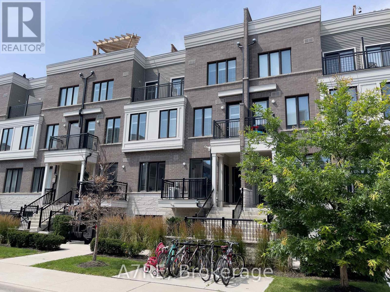 MLS® listing #29253430 for sale located at 28 - 70 EASTWOOD PARK GARDENS