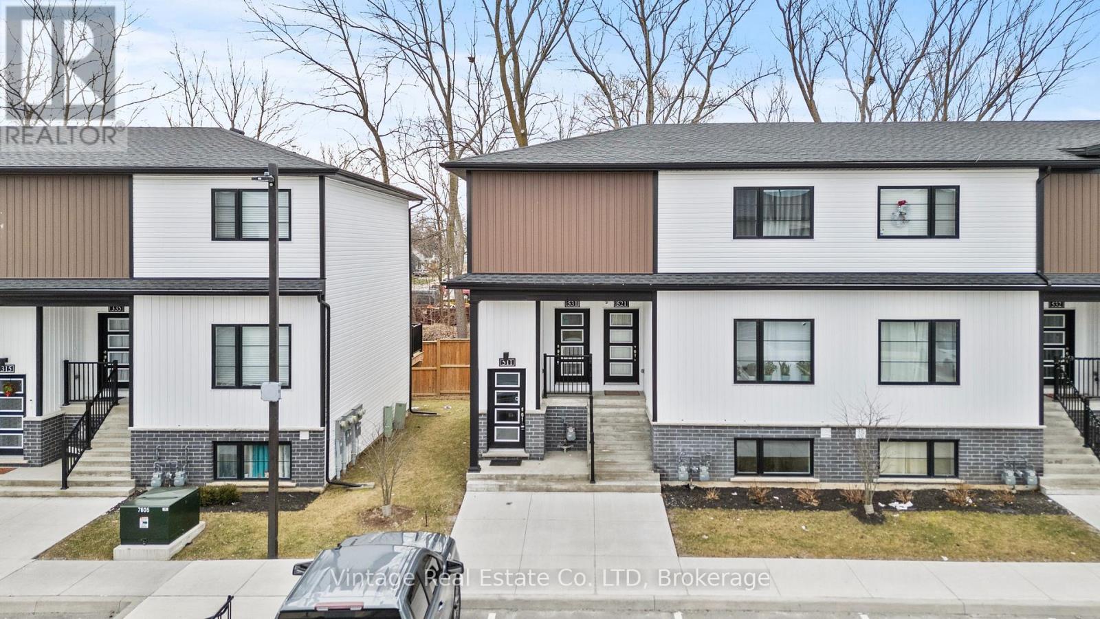 MLS® listing #29253760 for sale located at 511 - 4263 FOURTH AVENUE