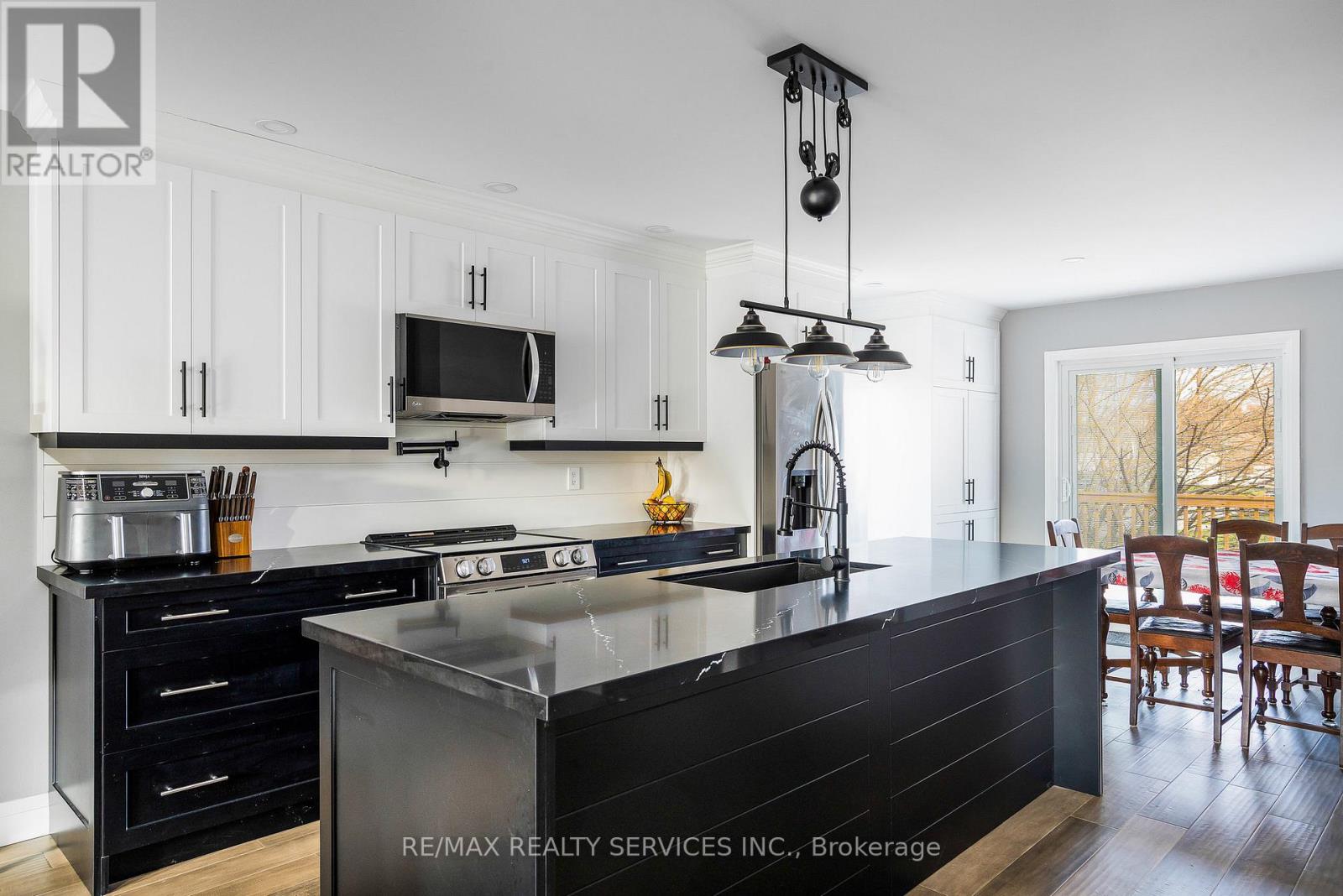 MLS® listing #29253789 for sale located at 1 ACORN CRESCENT