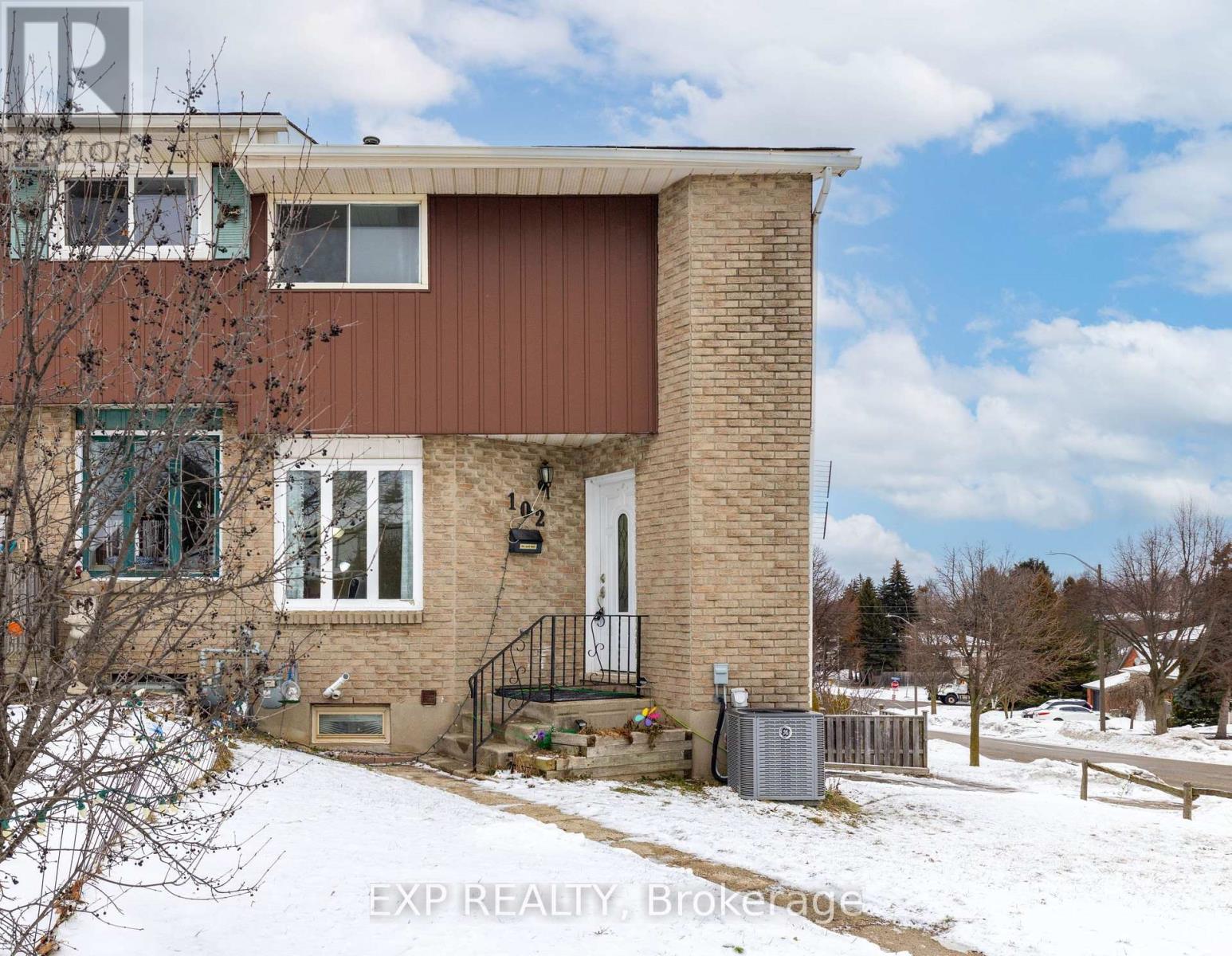 MLS® listing #29253804 for sale located at 102 THE COUNTRY WAY