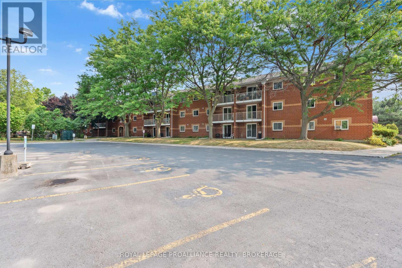 MLS® listing #29258481 for sale located at 302 - 573 ARMSTRONG ROAD