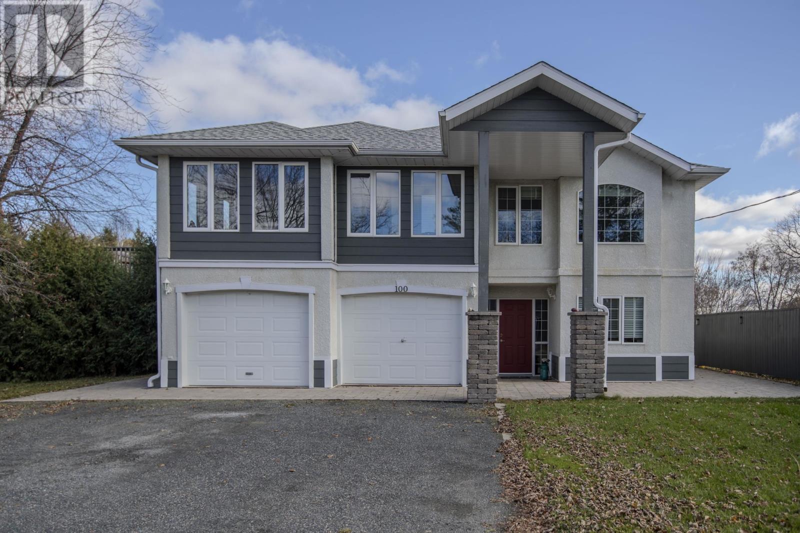 MLS® listing #29260260 for sale located at 100 Queen ST