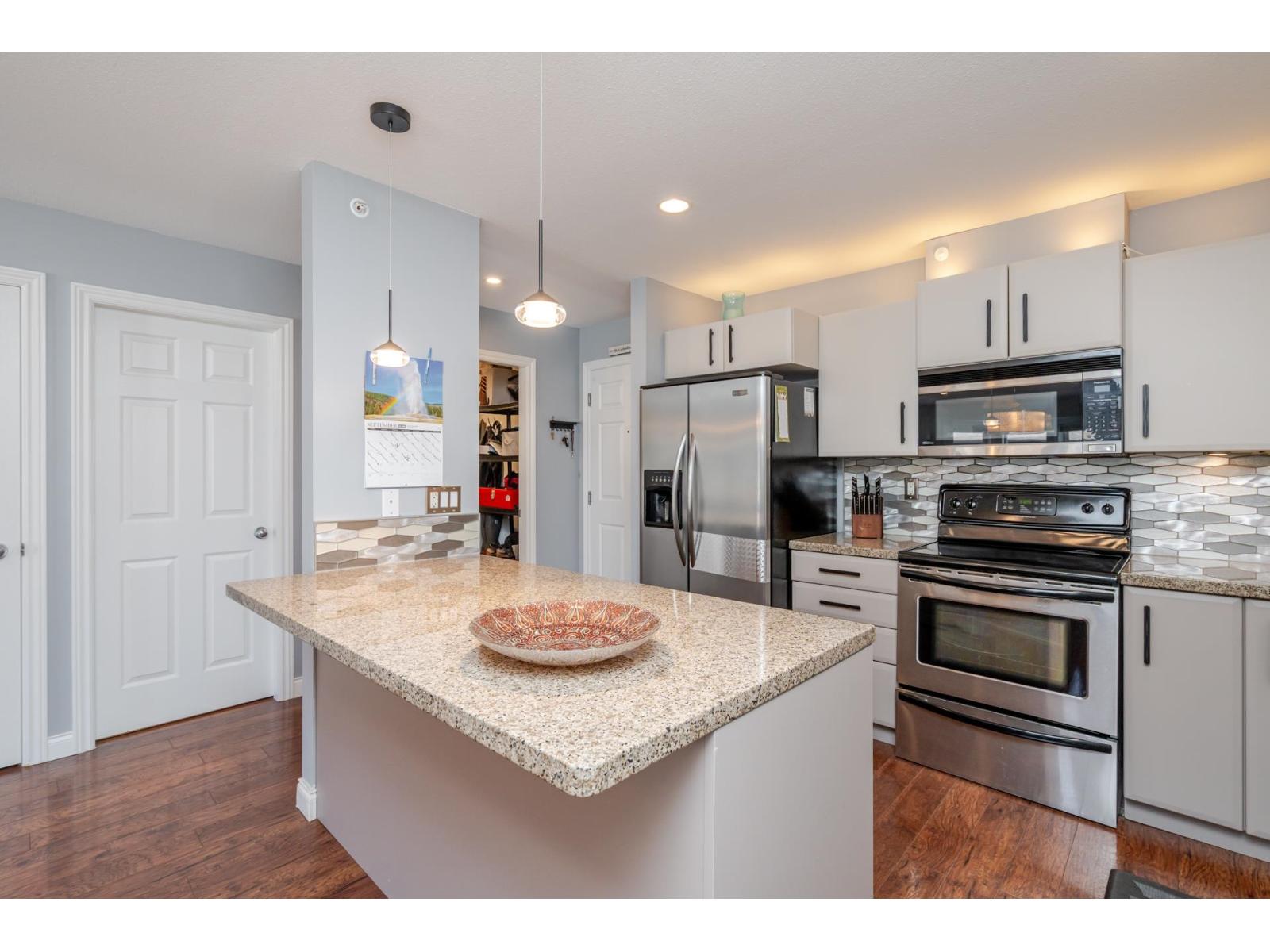 MLS® listing #29260304 for sale located at 409 5474 198TH STREET