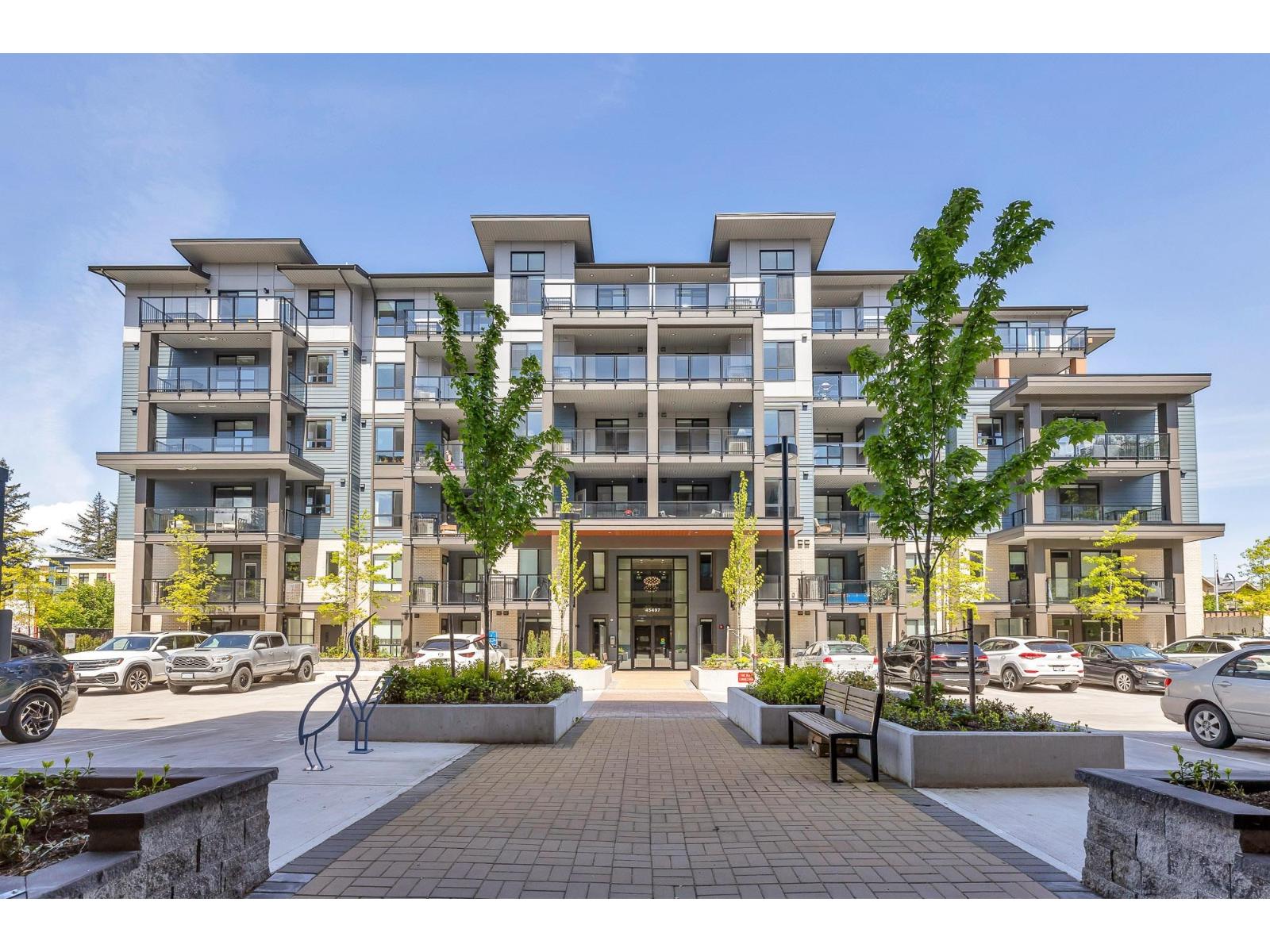 MLS® listing #29261996 for sale located at 512 45497 CAMPUS DRIVE|Garrison Crossing