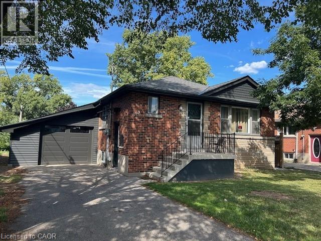 MLS® listing #29262475 for sale located at 699 NINTH Avenue