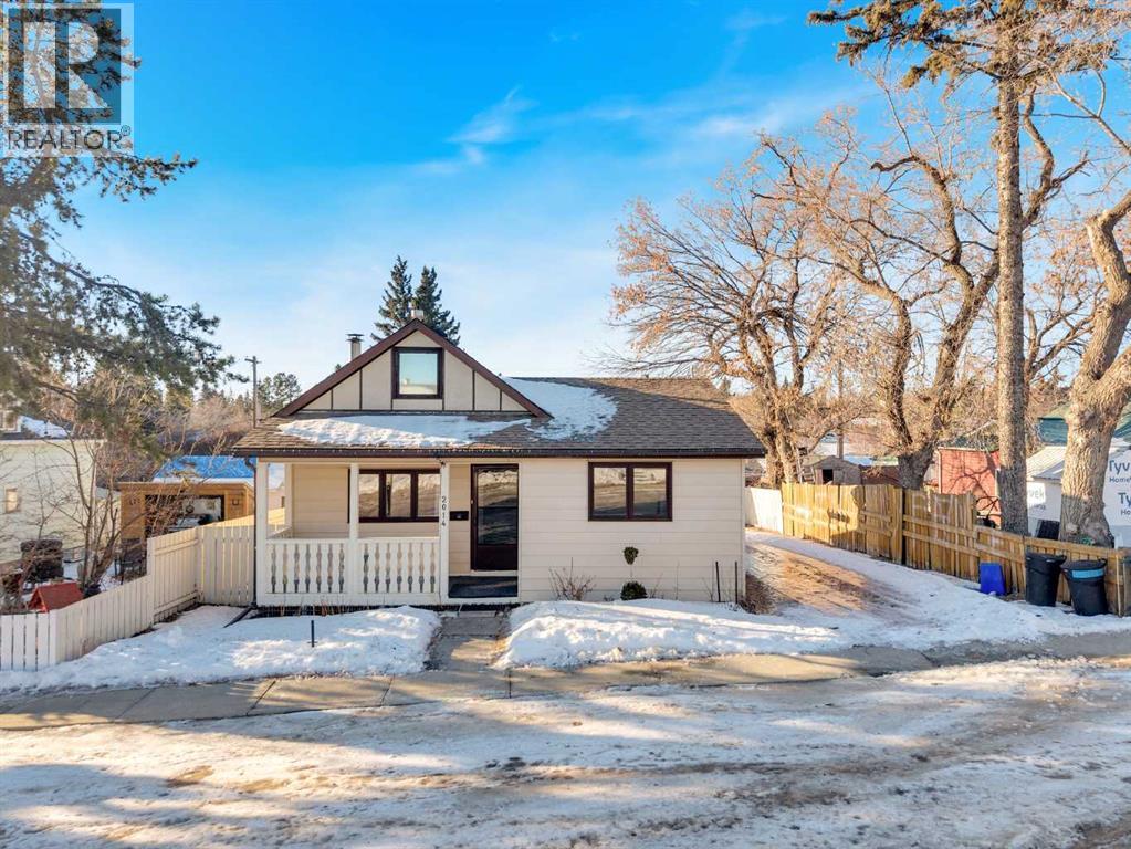 MLS® listing #29263126 for sale located at 2014 24 Avenue