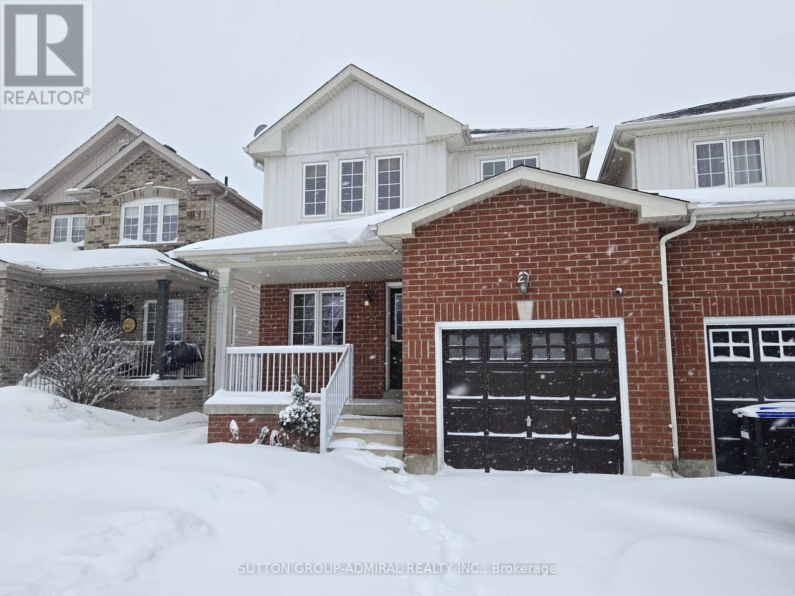 MLS® listing #29263595 for sale located at 152 STONEMOUNT CRESCENT