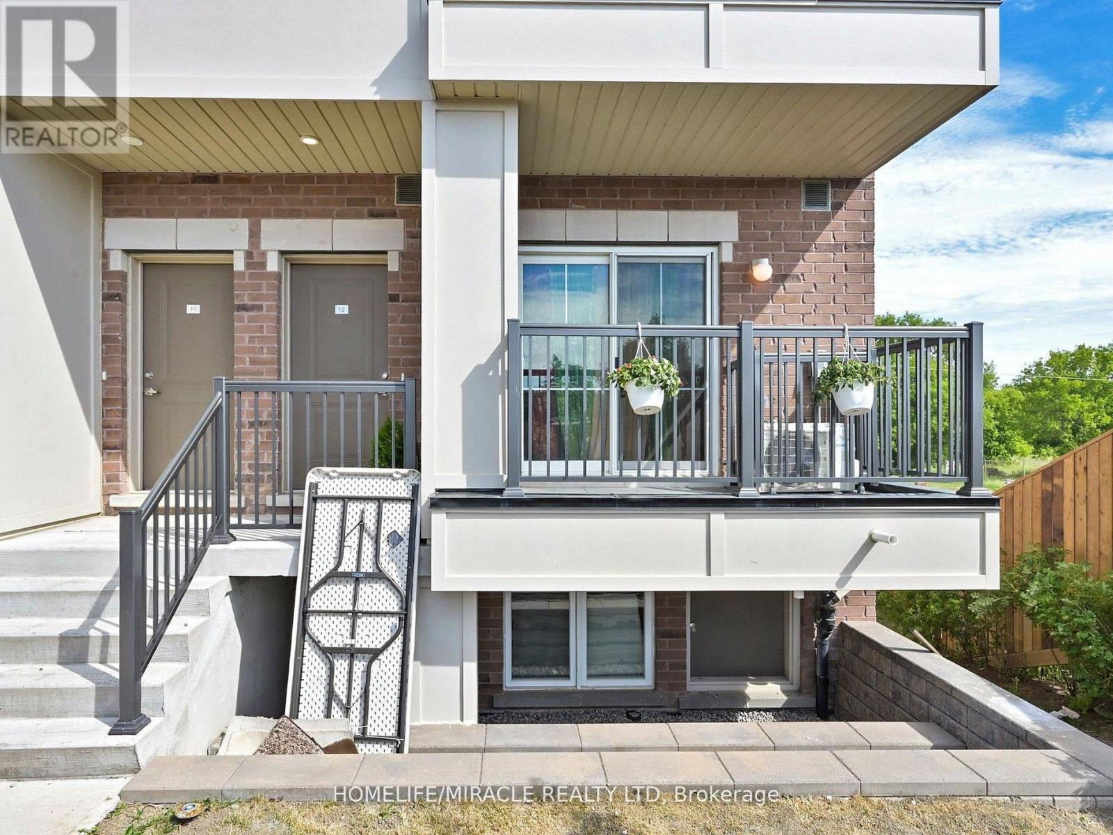 MLS® listing #29264298 for sale located at 12 CORNER UNIT - 490 BERESFORD PATH
