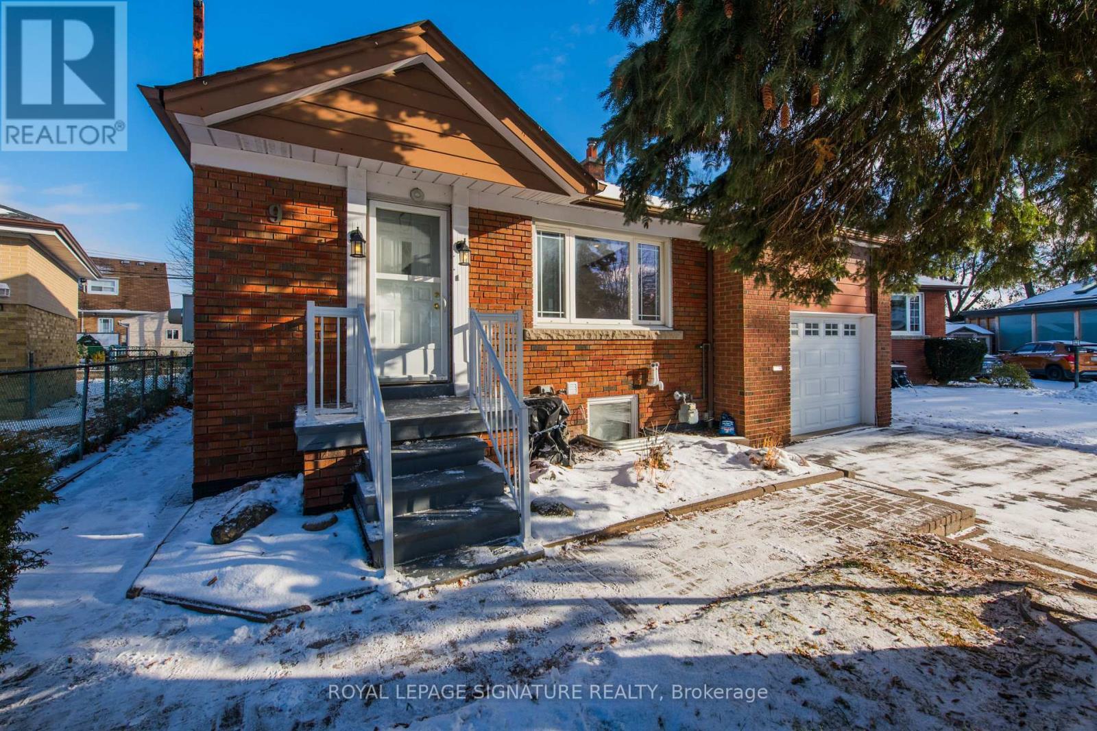 MLS® listing #29264806 for sale located at 9 IVORWOOD CRESCENT
