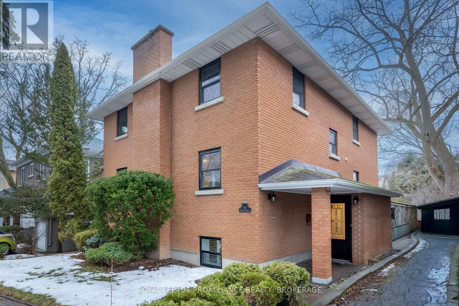 MLS® listing #29265208 for sale located at 84 BEVERLEY STREET