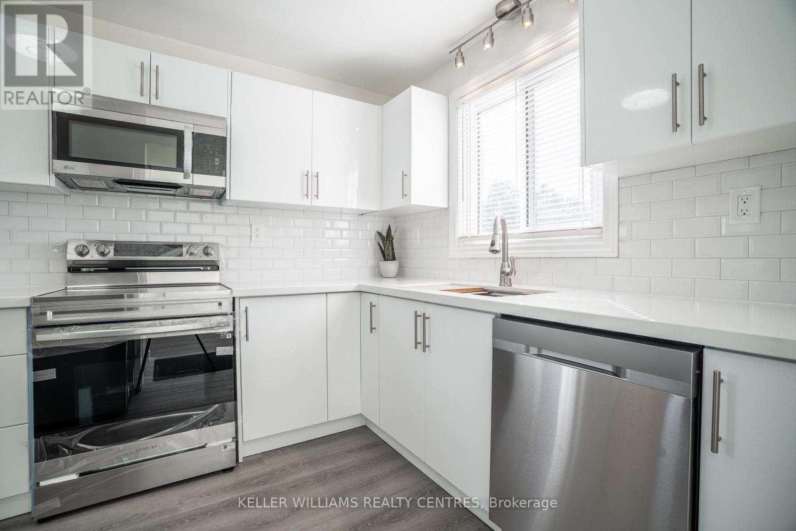 MLS® listing #29266240 for sale located at 6131 VALLEY WAY