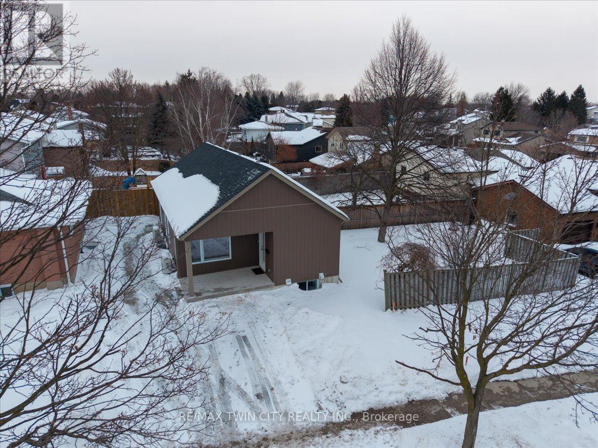 MLS® listing #29267846 for sale located at 3 - 2 PIPERS GREEN COURT