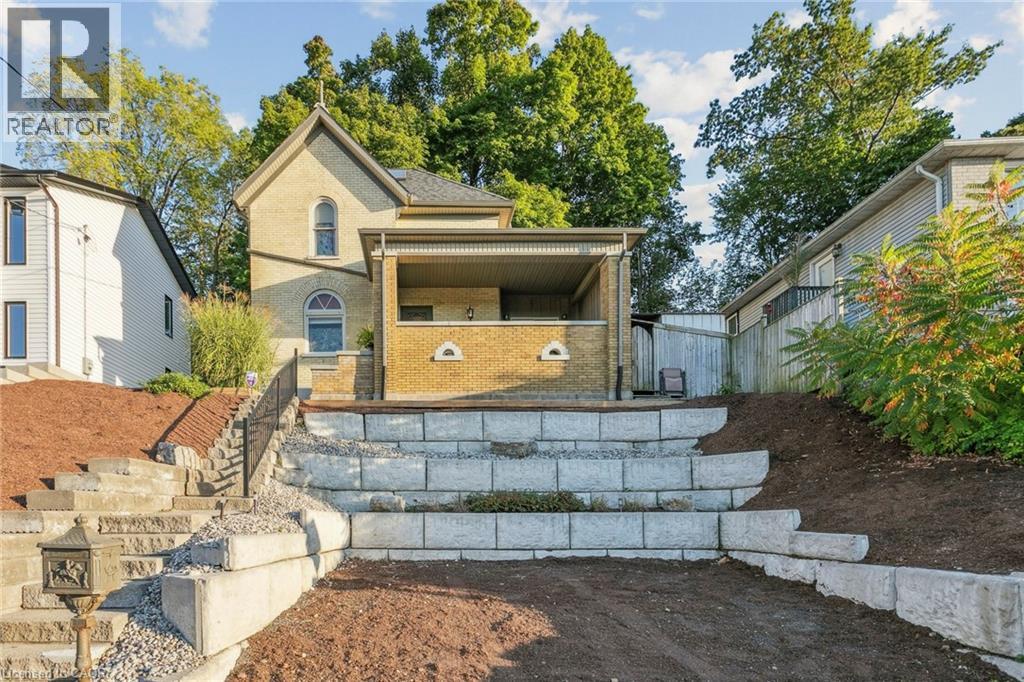 MLS® listing #29271382 for sale located at 132 QUEEN Street W