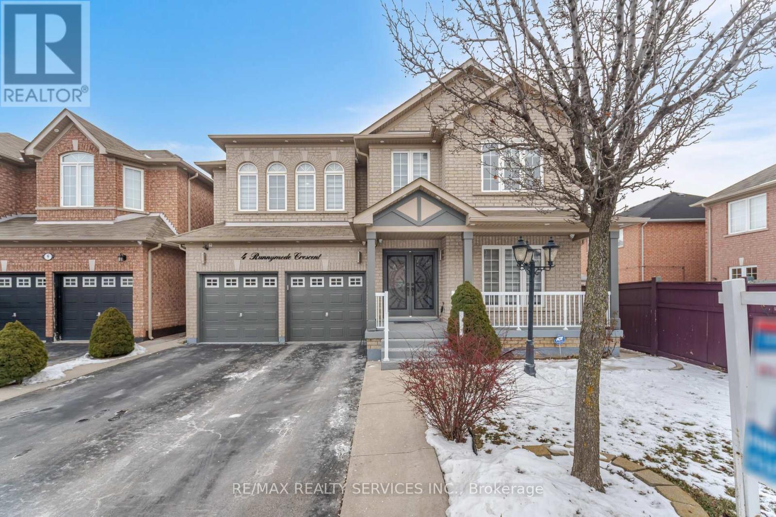 MLS® listing #29271786 for sale located at 4 RUNNYMEDE CRESCENT