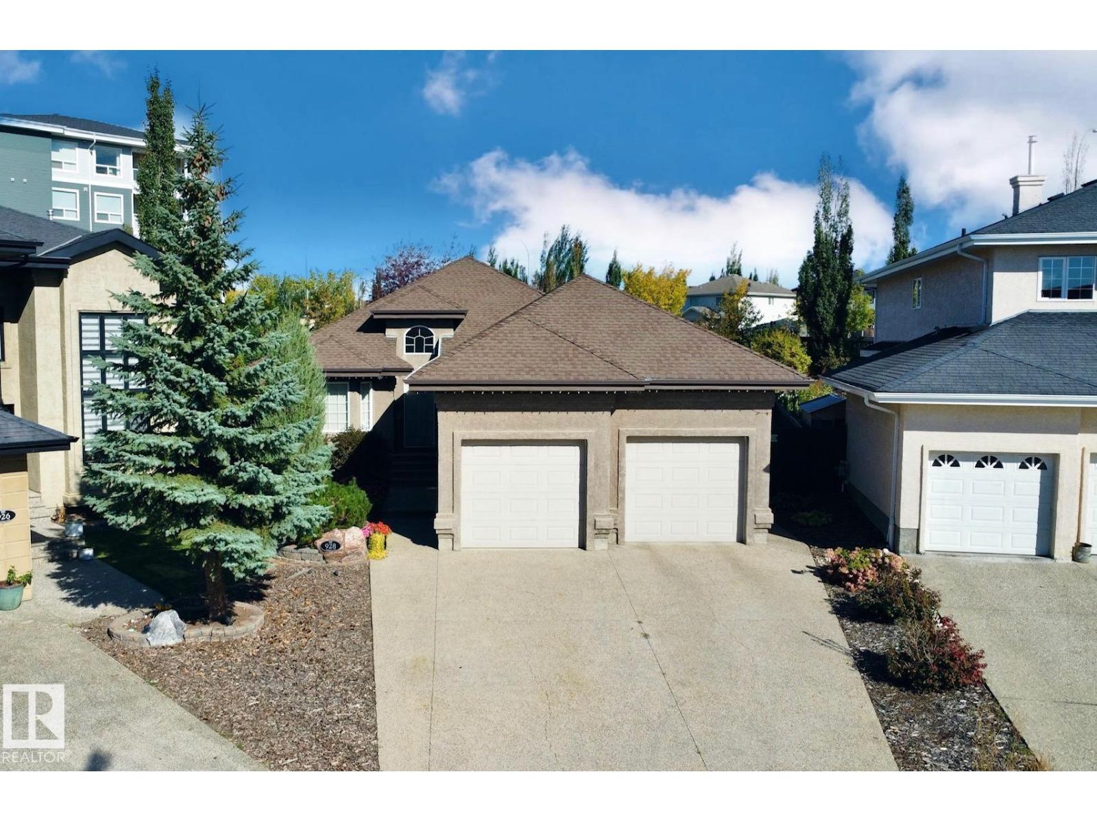 MLS® listing #29272666 for sale located at 928 THOMPSON PL NW