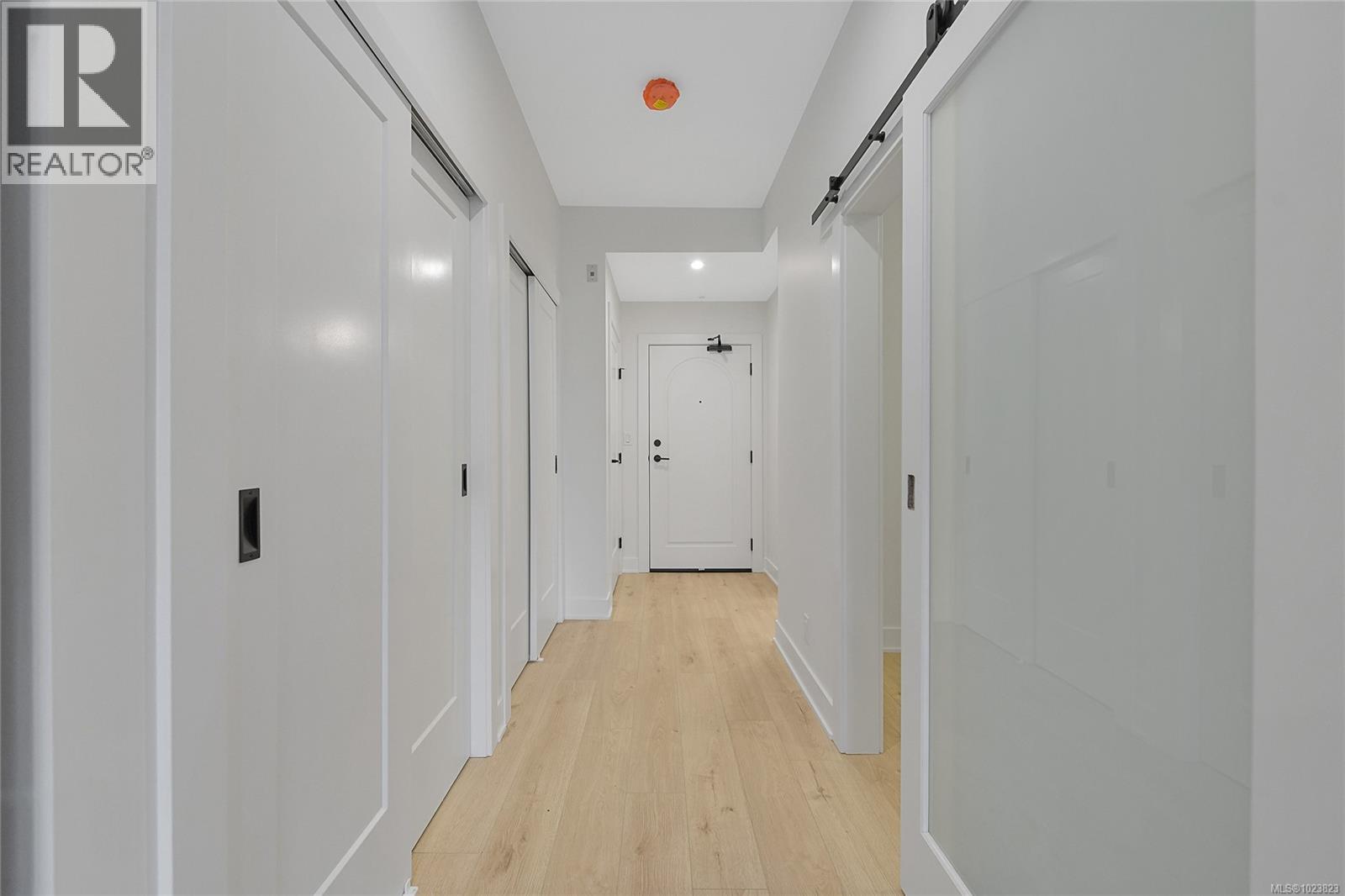 MLS® listing #29272760 for sale located at 205 1114 Samar Cres