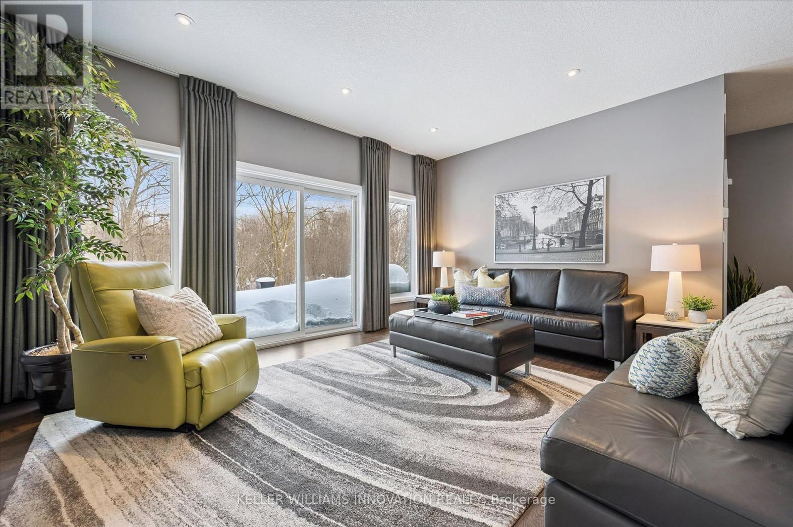 MLS® listing #29275393 for sale located at 276 DEWDROP CRESCENT