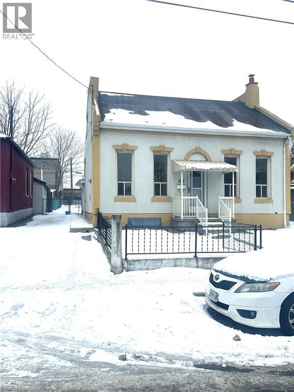 MLS® listing #29278674 for sale located at 107 CATHCART Street