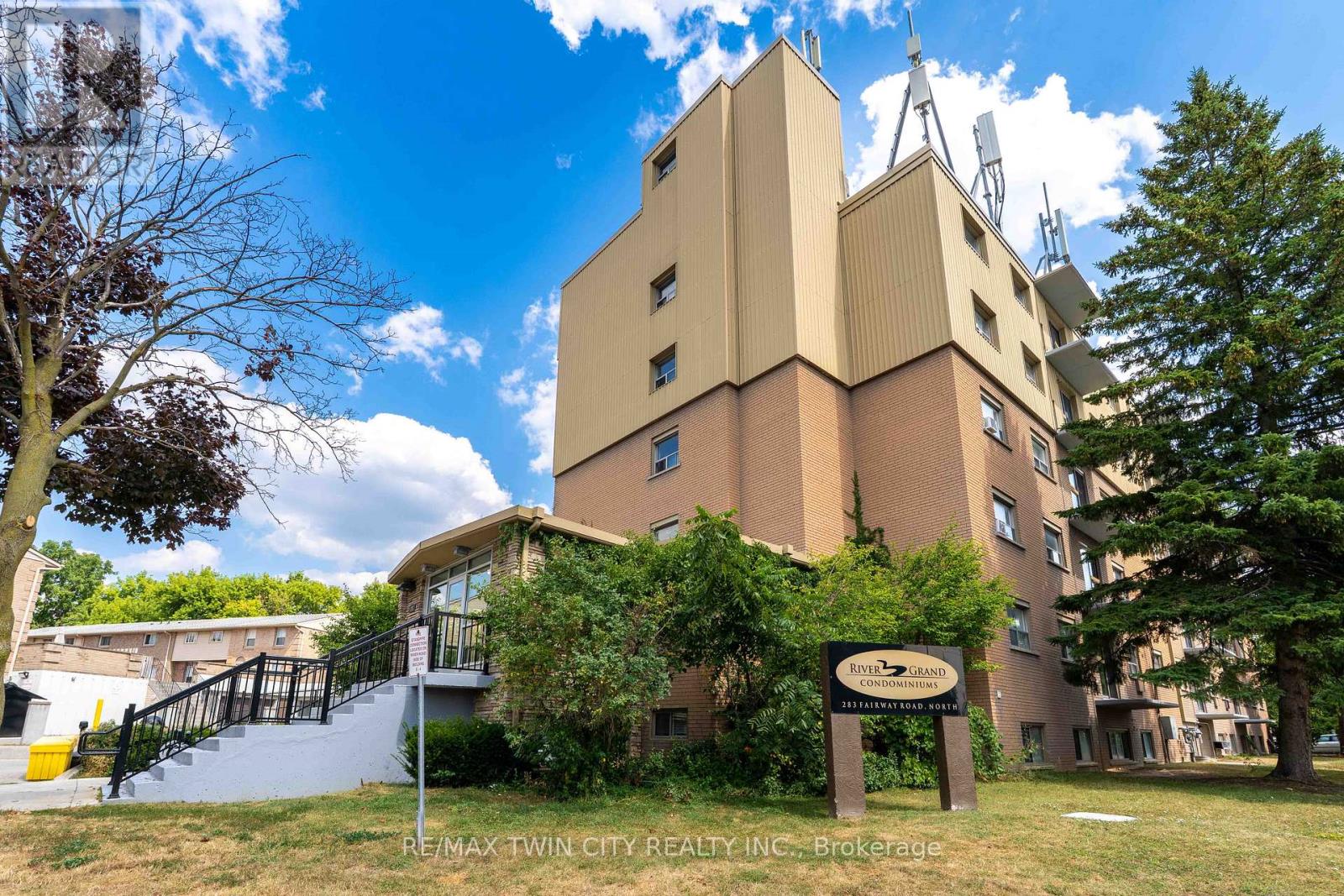 MLS® listing #29281391 for sale located at 101 - 283 FAIRWAY ROAD N