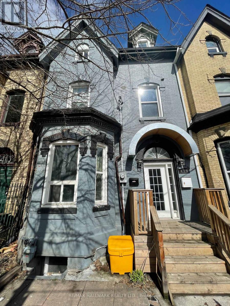 MLS® listing #29281453 for sale located at 414 DUNDAS STREET E