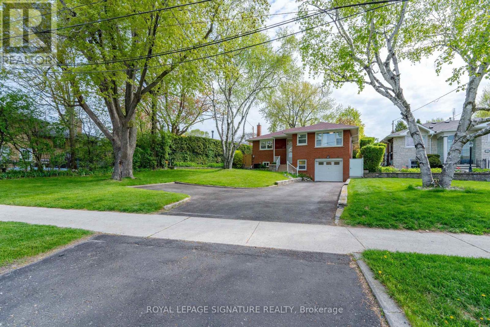 MLS® listing #29282930 for sale located at 145 SLOANE AVENUE