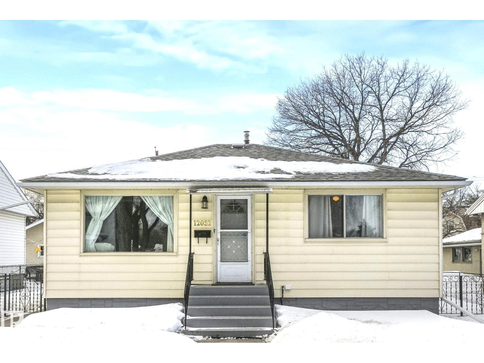 MLS® listing #29283488 for sale located at 12032 55 ST NW NW