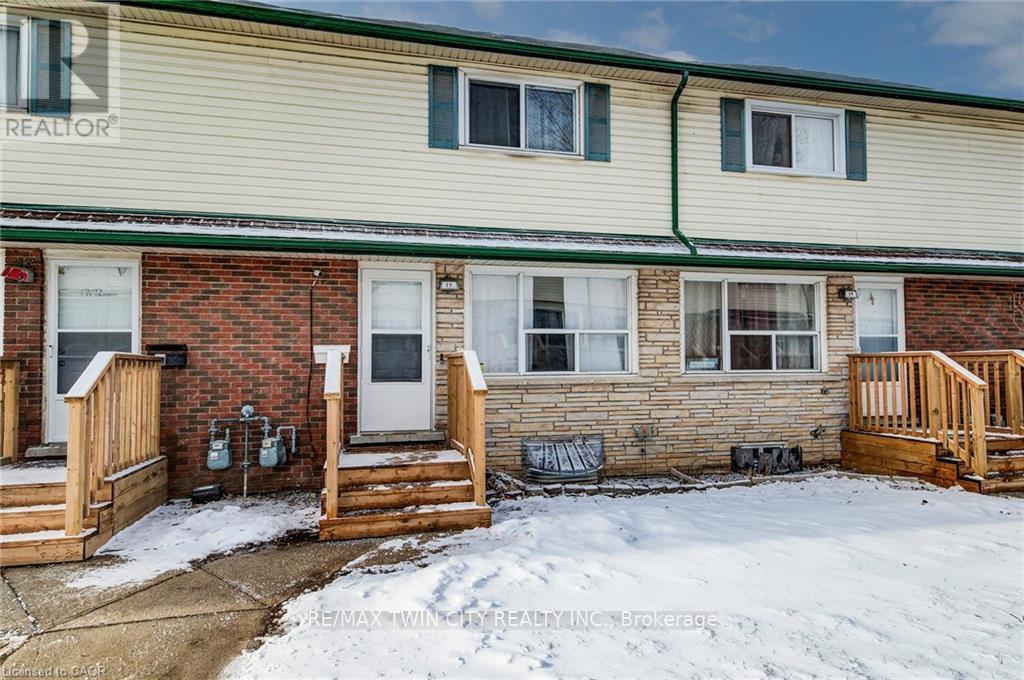 MLS® listing #29283603 for sale located at 15 - 164 JANSEN AVENUE