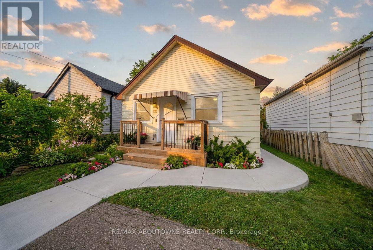 MLS® listing #29286007 for sale located at 435 WAVERLY STREET